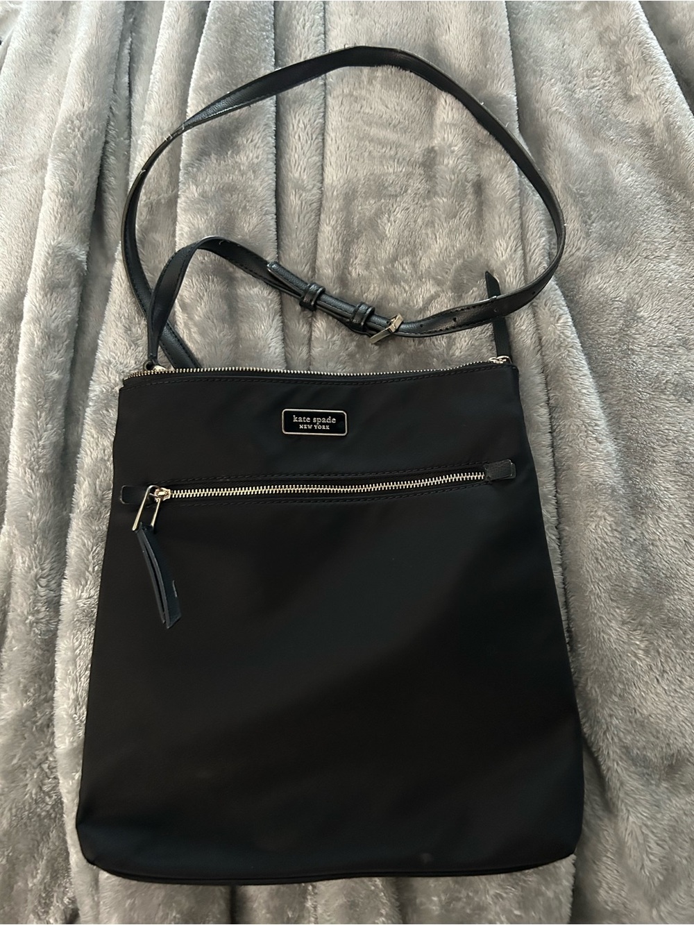 Kate Spade New York Black Nylon Crossbody with Heart Lining - Picture 3 of 5